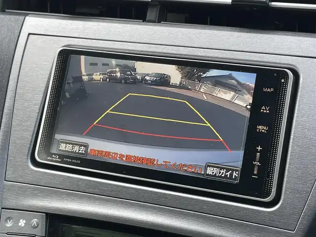 トヨタ プリウス S 静岡県 2013(平25)年 5.2万km シルバーM 純正ナビ /地デジ　/Bカメラ　/ドラレコ　/ステアリングスイッチ　/オートライト　/ビルトインETC　/ISOFIX　/ウィンカーミラー　/デンカク　/スマートキー　/保証書　/取説　