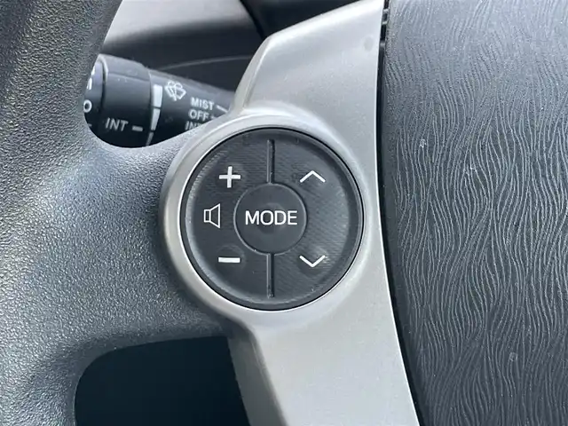 トヨタ プリウス S 静岡県 2013(平25)年 5.2万km シルバーM 純正ナビ /地デジ　/Bカメラ　/ドラレコ　/ステアリングスイッチ　/オートライト　/ビルトインETC　/ISOFIX　/ウィンカーミラー　/デンカク　/スマートキー　/保証書　/取説　