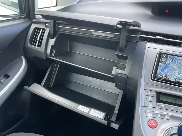 トヨタ プリウス S 静岡県 2013(平25)年 5.2万km シルバーM 純正ナビ /地デジ　/Bカメラ　/ドラレコ　/ステアリングスイッチ　/オートライト　/ビルトインETC　/ISOFIX　/ウィンカーミラー　/デンカク　/スマートキー　/保証書　/取説　