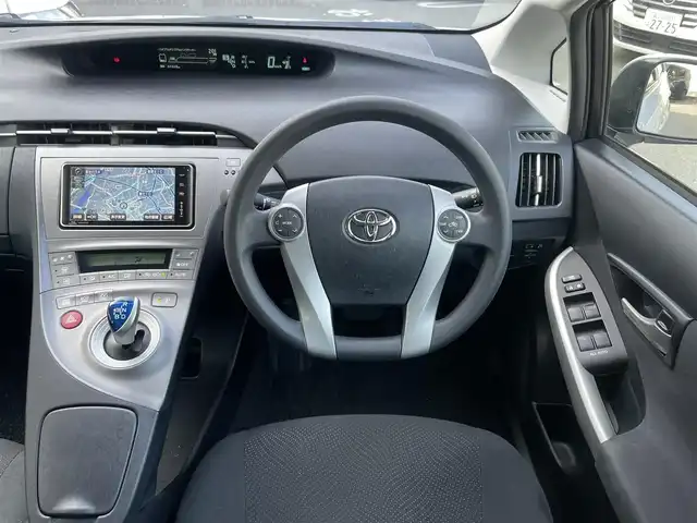 トヨタ プリウス S 静岡県 2013(平25)年 5.2万km シルバーM 純正ナビ /地デジ　/Bカメラ　/ドラレコ　/ステアリングスイッチ　/オートライト　/ビルトインETC　/ISOFIX　/ウィンカーミラー　/デンカク　/スマートキー　/保証書　/取説　