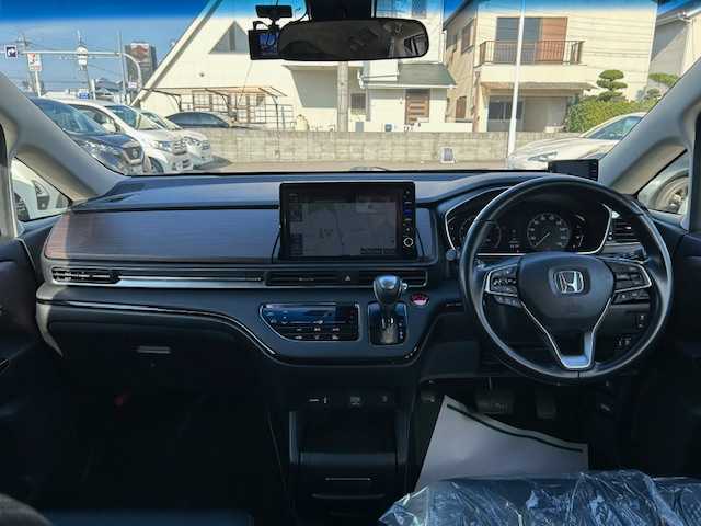 ホンダ オデッセイ アブソルート 大阪府 2021(令3)年 3.1万km プラチナホワイトパール 純正１０インチナビ　/フルセグ　/Ｂｌｕｅｔｏｏｔｈ　/全方位カメラ　/両側パワースライドドア　/レーダークルーズコントロール　/ハーフレザーシート　/前後コーナーセンサー　/前後ドライブレコーダー　/２．０ＥＴＣ/マット/バイザー