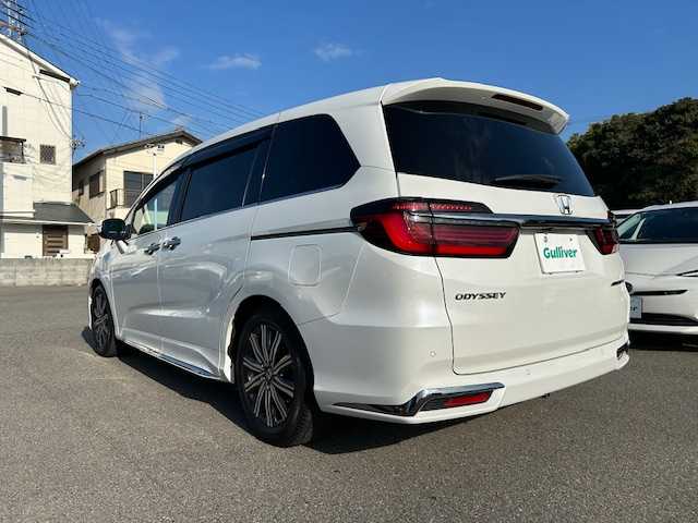 ホンダ オデッセイ アブソルート 大阪府 2021(令3)年 3.1万km プラチナホワイトパール 純正１０インチナビ　/フルセグ　/Ｂｌｕｅｔｏｏｔｈ　/全方位カメラ　/両側パワースライドドア　/レーダークルーズコントロール　/ハーフレザーシート　/前後コーナーセンサー　/前後ドライブレコーダー　/２．０ＥＴＣ/マット/バイザー