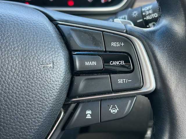 ホンダ オデッセイ アブソルート 大阪府 2021(令3)年 3.1万km プラチナホワイトパール 純正１０インチナビ　/フルセグ　/Ｂｌｕｅｔｏｏｔｈ　/全方位カメラ　/両側パワースライドドア　/レーダークルーズコントロール　/ハーフレザーシート　/前後コーナーセンサー　/前後ドライブレコーダー　/２．０ＥＴＣ/マット/バイザー