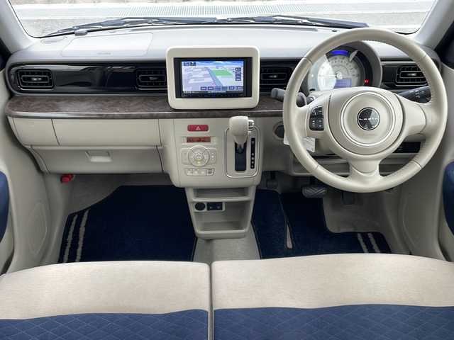 スズキ ラパン モード 山口県 2022(令4)年 1.8万km フォーンベージュメタリック/ホワイト2トーンルーフ 社外メモリナビ【MDV-D309BT】/・ワンセグテレビ/・Bluetooth/・CD/・AM/FM/・AUX/・SMART USEN/・USB／iPod/・SD/ETC/スマートキー（スペアキー有）/プッシュスタート/シートヒーター（運転席＋助手席）/シガーソケット/オートライト/オートエアコン/電動格納ミラー/パワーウィンドウ/デュアルセンサーブレーキサポート/・誤発進抑制機能/・車線逸脱警報機能/・ふらつき警報/・先行車発進お知らせ機能/・後退時ブレーキサポート/・後方誤発進抑制機能/・リアパーキングセンサー/・標識認識機能