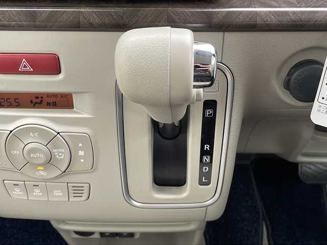 スズキ ラパン モード 山口県 2022(令4)年 1.8万km フォーンベージュメタリック/ホワイト2トーンルーフ 社外メモリナビ【MDV-D309BT】/・ワンセグテレビ/・Bluetooth/・CD/・AM/FM/・AUX/・SMART USEN/・USB／iPod/・SD/ETC/スマートキー（スペアキー有）/プッシュスタート/シートヒーター（運転席＋助手席）/シガーソケット/オートライト/オートエアコン/電動格納ミラー/パワーウィンドウ/デュアルセンサーブレーキサポート/・誤発進抑制機能/・車線逸脱警報機能/・ふらつき警報/・先行車発進お知らせ機能/・後退時ブレーキサポート/・後方誤発進抑制機能/・リアパーキングセンサー/・標識認識機能