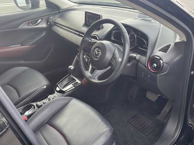 マツダ ＣＸ－３ XD ツーリング 熊本県 2015(平27)年 9.7万km ジェットブラックマイカ (株)IDOMが運営する【じしゃロン熊本店】の自社ローン対象車両になります。こちらは現金ご利用時の価格です。/自社ローンご希望の方は別途その旨お申付け下さい。/純正ナビ（ＣＤ　ＤＶＤ　フルセグＴＶ　ＢＴ）　/バックカメラ　/ビルトインＥＴＣ　/クルーズコントロール　/ヘッドアップディスプレイ　/アイドリングストップ　/レザーシート　/Ｗ＋サイドエアバッグ　/パドルシフト