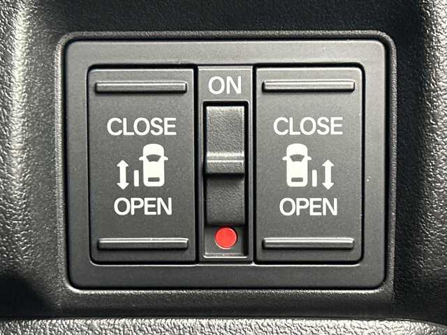 ホンダ Ｎ ＢＯＸ カスタム ターボ 三重県 2024(令6)年 0.3万km プラチナホワイトパール /禁煙車//社外ディスプレイオーディオ//AppleCarPray/AndroidAuto/Bluetooth//ホンダセンシング//アダプティブクルーズコントロール//前席シートヒーター//両側パワースライドドア//パドルシフト//ハーフレザーシート//LEDヘッドライト//ETC//電動パーキング//オートハイビーム//コーナーセンサー