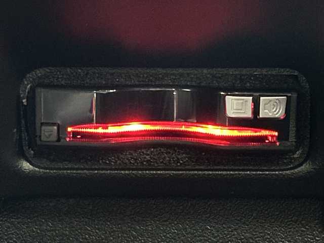 ホンダ Ｎ ＢＯＸ カスタム ターボ 三重県 2024(令6)年 0.3万km プラチナホワイトパール /禁煙車//社外ディスプレイオーディオ//AppleCarPray/AndroidAuto/Bluetooth//ホンダセンシング//アダプティブクルーズコントロール//前席シートヒーター//両側パワースライドドア//パドルシフト//ハーフレザーシート//LEDヘッドライト//ETC//電動パーキング//オートハイビーム//コーナーセンサー