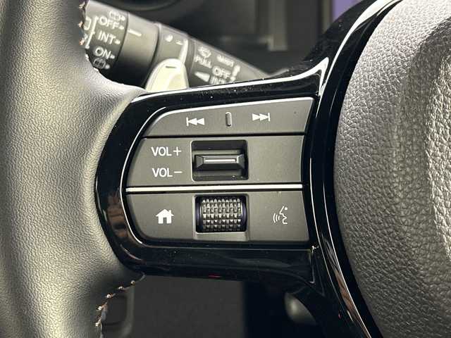 ホンダ Ｎ ＢＯＸ カスタム ターボ 三重県 2024(令6)年 0.3万km プラチナホワイトパール /禁煙車//社外ディスプレイオーディオ//AppleCarPray/AndroidAuto/Bluetooth//ホンダセンシング//アダプティブクルーズコントロール//前席シートヒーター//両側パワースライドドア//パドルシフト//ハーフレザーシート//LEDヘッドライト//ETC//電動パーキング//オートハイビーム//コーナーセンサー