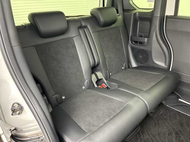 ホンダ Ｎ ＢＯＸ カスタム ターボ 三重県 2024(令6)年 0.3万km プラチナホワイトパール /禁煙車//社外ディスプレイオーディオ//AppleCarPray/AndroidAuto/Bluetooth//ホンダセンシング//アダプティブクルーズコントロール//前席シートヒーター//両側パワースライドドア//パドルシフト//ハーフレザーシート//LEDヘッドライト//ETC//電動パーキング//オートハイビーム//コーナーセンサー