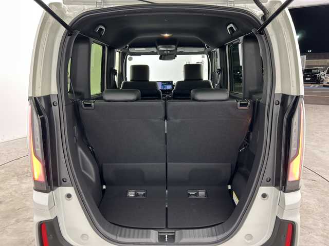 ホンダ Ｎ ＢＯＸ カスタム ターボ 三重県 2024(令6)年 0.3万km プラチナホワイトパール /禁煙車//社外ディスプレイオーディオ//AppleCarPray/AndroidAuto/Bluetooth//ホンダセンシング//アダプティブクルーズコントロール//前席シートヒーター//両側パワースライドドア//パドルシフト//ハーフレザーシート//LEDヘッドライト//ETC//電動パーキング//オートハイビーム//コーナーセンサー