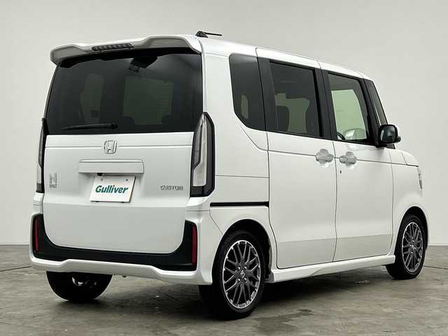 ホンダ Ｎ ＢＯＸ カスタム ターボ 三重県 2024(令6)年 0.3万km プラチナホワイトパール /禁煙車//社外ディスプレイオーディオ//AppleCarPray/AndroidAuto/Bluetooth//ホンダセンシング//アダプティブクルーズコントロール//前席シートヒーター//両側パワースライドドア//パドルシフト//ハーフレザーシート//LEDヘッドライト//ETC//電動パーキング//オートハイビーム//コーナーセンサー