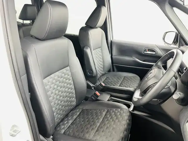 トヨタ ヴォクシー ハイブリッド S－Z 福島県 2023(令5)年 2.5万km ホワイトパールクリスタルシャイン セーフティセンス　/・プリクラッシュセーフティ　/・レーンディパーチャーアラート　/・レーントレーシングアシスト/・アダプティブハイビームシステム/・レーダークルーズコントロール　/・ロードサインアシスト/・ドライバー異常時対応システム/・プロアクティブドライビングアシスト/純正ナビゲーション/・Bluetooth/TV/CD/DVD/USB AM・FM/HDMI/applecarplay/androidauto/・バックカメラ/・ETC/ドライブレコーダー/両側パワースライドドア/革巻きステアリング/・ステアリングスイッチ/ハーフレザーシート/・シートヒーター/純正フロアマット/プッシュスタート/・スマートキー/ドアバイザー/電装格納ウィンカーミラー/電子パーキング/・オートホールド