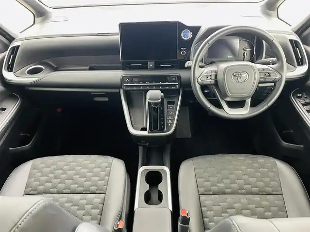 トヨタ ヴォクシー ハイブリッド S－Z 福島県 2023(令5)年 2.5万km ホワイトパールクリスタルシャイン セーフティセンス　/・プリクラッシュセーフティ　/・レーンディパーチャーアラート　/・レーントレーシングアシスト/・アダプティブハイビームシステム/・レーダークルーズコントロール　/・ロードサインアシスト/・ドライバー異常時対応システム/・プロアクティブドライビングアシスト/純正ナビゲーション/・Bluetooth/TV/CD/DVD/USB AM・FM/HDMI/applecarplay/androidauto/・バックカメラ/・ETC/ドライブレコーダー/両側パワースライドドア/革巻きステアリング/・ステアリングスイッチ/ハーフレザーシート/・シートヒーター/純正フロアマット/プッシュスタート/・スマートキー/ドアバイザー/電装格納ウィンカーミラー/電子パーキング/・オートホールド