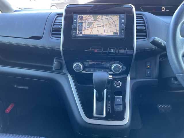 日産 セレナ ハイウェイスター V 富山県 2016(平28)年 8.1万km ブリリアントホワイトパール 純正ＳＤナビ/【CD/DVD/BT/SD/FM/AM/フルセグTV】/全方位カメラ/両側パワースライド/プロパイロット/レーダークルーズコントロール/レーンキープアシスト/衝突軽減ブレーキ/コーナーセンサー/純正フロアマット/純正アルミホイール/オートライト/LEDヘッドライト/ビルトインETC/電動格納ミラー