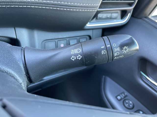 日産 セレナ ハイウェイスター V 富山県 2016(平28)年 8.1万km ブリリアントホワイトパール 純正ＳＤナビ/【CD/DVD/BT/SD/FM/AM/フルセグTV】/全方位カメラ/両側パワースライド/プロパイロット/レーダークルーズコントロール/レーンキープアシスト/衝突軽減ブレーキ/コーナーセンサー/純正フロアマット/純正アルミホイール/オートライト/LEDヘッドライト/ビルトインETC/電動格納ミラー