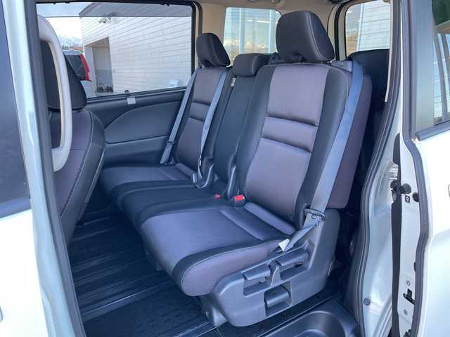 日産 セレナ ハイウェイスター V 富山県 2016(平28)年 8.1万km ブリリアントホワイトパール 純正ＳＤナビ/【CD/DVD/BT/SD/FM/AM/フルセグTV】/全方位カメラ/両側パワースライド/プロパイロット/レーダークルーズコントロール/レーンキープアシスト/衝突軽減ブレーキ/コーナーセンサー/純正フロアマット/純正アルミホイール/オートライト/LEDヘッドライト/ビルトインETC/電動格納ミラー