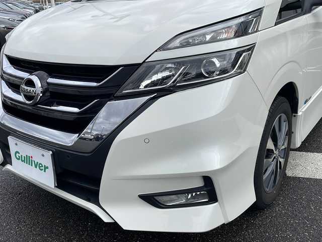 日産 セレナ ハイウェイスター G 新潟県 2017(平29)年 7.8万km ブリリアントホワイトパール フリップダウンモニター/純正メモリナビ/Bluetooth/車外カメラ(フロント・バック・サイド)/フルセグTV/CD/DVD/ETC/両側パワースライドドア/ドライブレコーダー/前後クリアランスソナー/衝突軽減ブレーキ/セーフティシールド/デジタルインナーミラー/オートライト/アイドリングストップ/パーキングアシスト/スマートキー/プッシュスタート