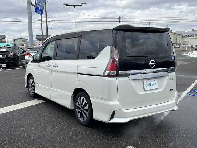 日産 セレナ