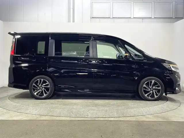 ホンダ ステップワゴン スパーダ クルスピセンシング 大阪府 2020(令2)年 2万km プレミアムスパークルブラックパール 純正大型ナビ（フルセグＴＶ／ＤＶＤ／ＣＤ／Ｂｌｕｅｔｏｏｔｈ）　衝突軽減ブレーキ　レーンアシスト　両側電動ドア　レーダークルーズコントロール　シートヒーター　バックカメラ　ＥＴＣ　スマートキー