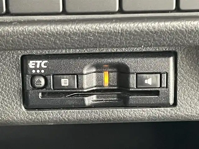 スズキ クロスビー HYBRID MZ 愛知県 2022(令4)年 1.5万km ピュアホワイトP 純正８型ナビ　フルセグＴＶ　Ｂｌｕｅｔｏｏｔｈ　全方位カメラ　シートヒーター　純正前後ドラレコナビ連動　デュアルカメラブレーキ　衝突軽減　追従クルコン　リヤパーキングセンサー　ＬＥＤオートライト　禁煙
