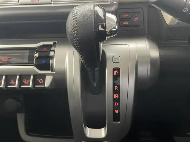 スズキ クロスビー HYBRID MZ 愛知県 2022(令4)年 1.5万km ピュアホワイトP 純正８型ナビ　フルセグＴＶ　Ｂｌｕｅｔｏｏｔｈ　全方位カメラ　シートヒーター　純正前後ドラレコナビ連動　デュアルカメラブレーキ　衝突軽減　追従クルコン　リヤパーキングセンサー　ＬＥＤオートライト　禁煙