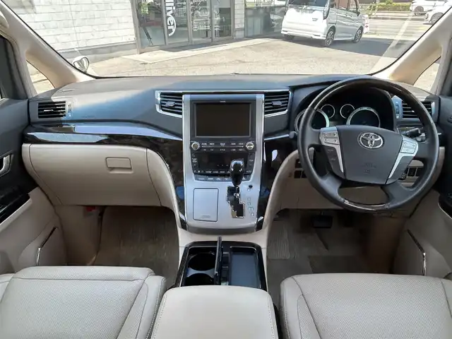 トヨタ アルファードハイブリット G Lパッケージ 愛知県 2013(平25)年 3.3万km ホワイトパールクリスタルシャイン 純正HDDナビ/AMFM/BT/CD/USB/フルセグ/バックカメラ/ビルトインETC/純正フリップダウンモニター/サンルーフ/両側パワースライドドア/パワーバックドア/プッシュスタート/クリアランスソナー/レザーシート/シートヒーター/パワーシート/メモリシート/クルーズコントロール/オットマン/純正16インチAW/HIDヘッドライト/純正フロアマット/保証書/取扱説明書