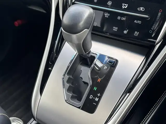トヨタ ハリアー プレミアム メタル&レザーP 大分県 2017(平29)年 7万km ホワイトパールクリスタルシャイン ・ALPINEナビ(CD.DVD.SD.BT.USB.HDMI)/・バックカメラ/・フルセグテレビ/・モデリスタエアロ/・TRDホイール/・ALPINEフリップダウンモニター/・AC100V/・プリクラッシュセーフティ/・コーナーセンサー/・レーダークルーズコントロール/・ETC/・ドライブレコーダー/・前席パワーシート/・シートヒーター/・シートクーラー/・シートメモリー/・オートハイビーム/・電動リアゲート/・ステアリングリモコン