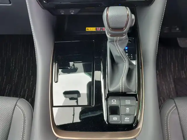 トヨタ アルファードハイブリット Z 東京都 2023(令5)年 1.3万km プラチナホワイトパールマイカ モデリスタエアロ/左右独立ムーンルーフ/後席13.2インチディスプレイ/両側パワースライドドア/12.3インチディスプレイオーディオ/パノラミックビューモニター/デジタルインナーミラー/ヘッドアップディスプレイ/パワーバックドア/ドライブレコーダー/ビルトインETC2.0/AC100V/トヨタセーフティセンス/・プリクラッシュセーフティ/・レーントレーシングアシスト/・レーダークルーズコントロール/・アダプティブハイビームシステム/・オートマチックハイビーム/・ブラインドスポットモニター/・クリアランスソナー