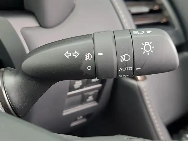 トヨタ アルファードハイブリット Z 東京都 2023(令5)年 1.3万km プラチナホワイトパールマイカ モデリスタエアロ/左右独立ムーンルーフ/後席13.2インチディスプレイ/両側パワースライドドア/12.3インチディスプレイオーディオ/パノラミックビューモニター/デジタルインナーミラー/ヘッドアップディスプレイ/パワーバックドア/ドライブレコーダー/ビルトインETC2.0/AC100V/トヨタセーフティセンス/・プリクラッシュセーフティ/・レーントレーシングアシスト/・レーダークルーズコントロール/・アダプティブハイビームシステム/・オートマチックハイビーム/・ブラインドスポットモニター/・クリアランスソナー