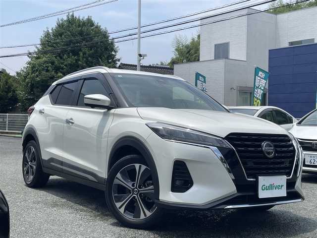 日産 キックス X ツートーンインテリアED 熊本県 2020(令2)年 4.4万km ブリリアントホワイトパール ワンオーナー/純正ナビ/【フルセグTV/Bluetooth/CD/DVD】/アラウンドビューモニター/デジタルインナーミラー/衝突軽減防止装置/レーンキープアシスト/コーナーセンサー/ブレーキホールド/純正17インチAW/オートLEDライト/オートマチックハイビーム/シートヒーター/ステアリングヒーター/ウィンカーミラー/ドライブレコーダー（前後）/ETC/革巻きステアリング/プッシュスタート/スマートキー/横滑り防止装置/盗難防止装置/ABS/純正ドアバイザー/保証書/取扱説明書/スペアキー