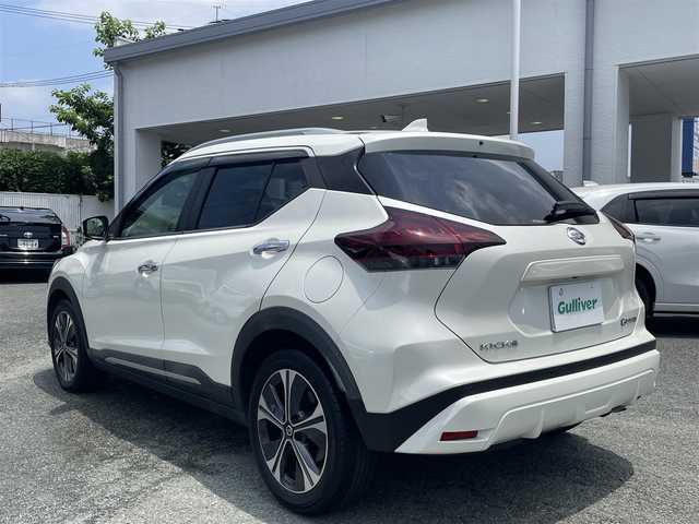日産 キックス X ツートーンインテリアED 熊本県 2020(令2)年 4.4万km ブリリアントホワイトパール ワンオーナー/純正ナビ/【フルセグTV/Bluetooth/CD/DVD】/アラウンドビューモニター/デジタルインナーミラー/衝突軽減防止装置/レーンキープアシスト/コーナーセンサー/ブレーキホールド/純正17インチAW/オートLEDライト/オートマチックハイビーム/シートヒーター/ステアリングヒーター/ウィンカーミラー/ドライブレコーダー（前後）/ETC/革巻きステアリング/プッシュスタート/スマートキー/横滑り防止装置/盗難防止装置/ABS/純正ドアバイザー/保証書/取扱説明書/スペアキー