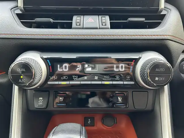 トヨタ ＲＡＶ４ アドベンチャー 和歌山県 2022(令4)年 3.7万km アティチュードブラックマイカ 純正ディスプレイオーディオ（ナビ付）/バックカメラ/(BT/AM/FM)/プリクラッシュセーフティー/ブラインドスポットモニター/レーダークルーズコントロール/レーンディパーチャーアラート/クリアランスソナー/横滑り防止機能/サンルーフ/ドライブレコーダー/ビルトインETC/前席シートヒーター/シートエアベンチレーション/ステアリングヒーター/パワーシート/ポジションメモリー/LEDヘッドライト/オートライト/オートマチックハイビーム