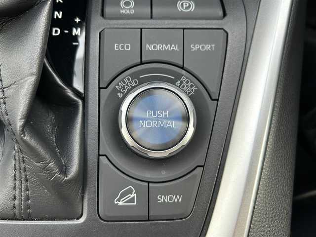 トヨタ ＲＡＶ４ アドベンチャー 和歌山県 2022(令4)年 3.7万km アティチュードブラックマイカ 純正ディスプレイオーディオ（ナビ付）/バックカメラ/(BT/AM/FM)/プリクラッシュセーフティー/ブラインドスポットモニター/レーダークルーズコントロール/レーンディパーチャーアラート/クリアランスソナー/横滑り防止機能/サンルーフ/ドライブレコーダー/ビルトインETC/前席シートヒーター/シートエアベンチレーション/ステアリングヒーター/パワーシート/ポジションメモリー/LEDヘッドライト/オートライト/オートマチックハイビーム
