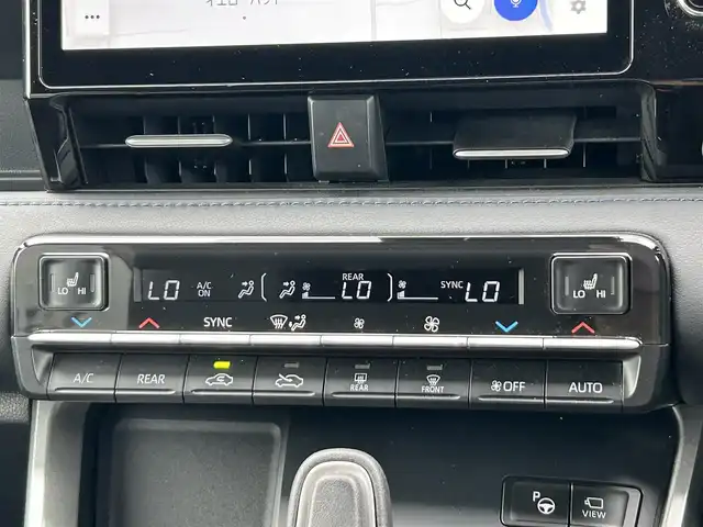 トヨタ ヴォクシー ハイブリッド S－Z 奈良県 2023(令5)年 1.5万km ホワイトパールクリスタルシャイン 純正１０．５インチナビ　/フルセグＴＶ　/BT/CD/DVD/USB/HDMI/両側パワースライドドア　/ワンオーナー　/ハーフレザーシート　/シートヒーター　/追従型クルーズコントロール　/全方位カメラ　/ＬＥＤヘッドライト　/オートライト/オートマチックハイビーム/前後コーナーセンサー/トヨタセーフティーセンス/スマートキー/純正17インチアルミホイール/純正フロアマット/AUTOHOLD