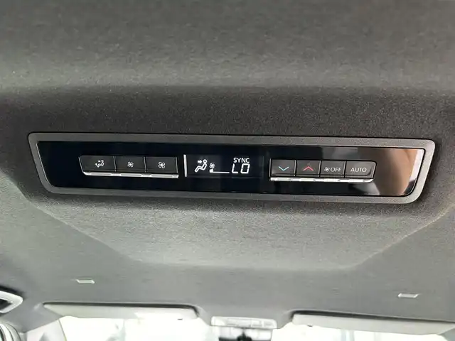 トヨタ ヴォクシー ハイブリッド S－Z 奈良県 2023(令5)年 1.5万km ホワイトパールクリスタルシャイン 純正１０．５インチナビ　/フルセグＴＶ　/BT/CD/DVD/USB/HDMI/両側パワースライドドア　/ワンオーナー　/ハーフレザーシート　/シートヒーター　/追従型クルーズコントロール　/全方位カメラ　/ＬＥＤヘッドライト　/オートライト/オートマチックハイビーム/前後コーナーセンサー/トヨタセーフティーセンス/スマートキー/純正17インチアルミホイール/純正フロアマット/AUTOHOLD