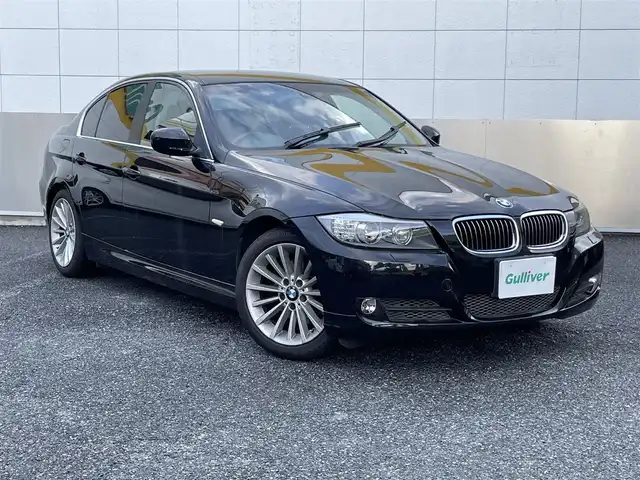 ＢＭＷ ３２５ｉ ハイライン 東京都 2009(平21)年 6万km サファイアブラックP ワンオーナー/純正ＨＤＤナビ/バックカメラ/レザーシート/シートヒーター/パワーシート/純正17インチアルミホイール/キセノンヘッドライト/電動格納ミラー/フロアマット/保証書/取扱説明書