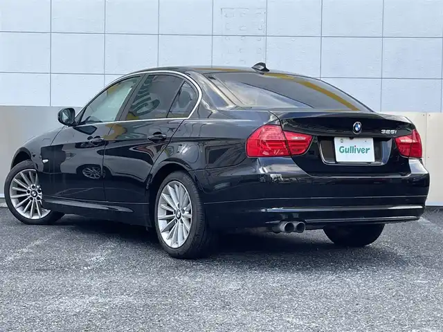 ＢＭＷ ３２５ｉ ハイライン 東京都 2009(平21)年 6万km サファイアブラックP ワンオーナー/純正ＨＤＤナビ/バックカメラ/レザーシート/シートヒーター/パワーシート/純正17インチアルミホイール/キセノンヘッドライト/電動格納ミラー/フロアマット/保証書/取扱説明書