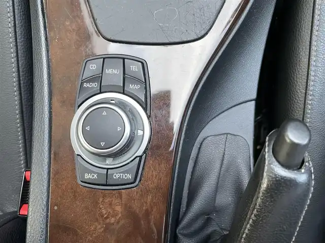 ＢＭＷ ３２５ｉ ハイライン 東京都 2009(平21)年 6万km サファイアブラックP ワンオーナー/純正ＨＤＤナビ/バックカメラ/レザーシート/シートヒーター/パワーシート/純正17インチアルミホイール/キセノンヘッドライト/電動格納ミラー/フロアマット/保証書/取扱説明書