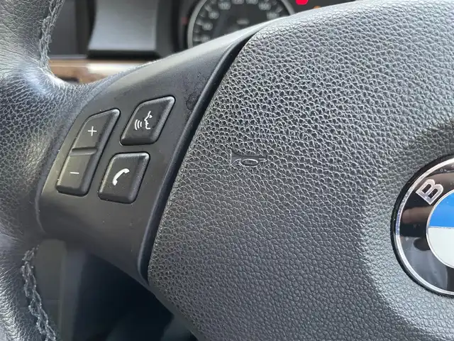 ＢＭＷ ３２５ｉ ハイライン 東京都 2009(平21)年 6万km サファイアブラックP ワンオーナー/純正ＨＤＤナビ/バックカメラ/レザーシート/シートヒーター/パワーシート/純正17インチアルミホイール/キセノンヘッドライト/電動格納ミラー/フロアマット/保証書/取扱説明書