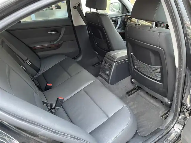 ＢＭＷ ３２５ｉ ハイライン 東京都 2009(平21)年 6万km サファイアブラックP ワンオーナー/純正ＨＤＤナビ/バックカメラ/レザーシート/シートヒーター/パワーシート/純正17インチアルミホイール/キセノンヘッドライト/電動格納ミラー/フロアマット/保証書/取扱説明書