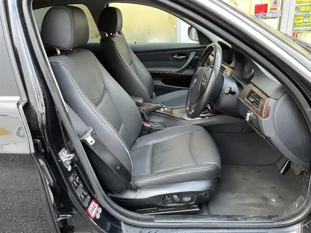 ＢＭＷ ３２５ｉ ハイライン 東京都 2009(平21)年 6万km サファイアブラックP ワンオーナー/純正ＨＤＤナビ/バックカメラ/レザーシート/シートヒーター/パワーシート/純正17インチアルミホイール/キセノンヘッドライト/電動格納ミラー/フロアマット/保証書/取扱説明書