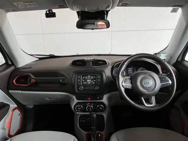 クライスラー・ジープ ジープ レネゲード セーフティエディション 山形県 2017(平29)年 5.5万km 白 Uコネクトディスプレイモニター/AUX/USB/Bluetooth/バックカメラ/レーンアシスト/オートライト/パーキングセンサー/ブラインドスポットモニター/軽減ブレーキ/社外レーダー感知機/追従なしクルーズコントロール/beatsサウンドシステム/前後ドライブレコーダー