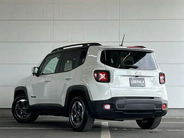 クライスラー・ジープ ジープ レネゲード セーフティエディション 山形県 2017(平29)年 5.5万km 白 Uコネクトディスプレイモニター/AUX/USB/Bluetooth/バックカメラ/レーンアシスト/オートライト/パーキングセンサー/ブラインドスポットモニター/軽減ブレーキ/社外レーダー感知機/追従なしクルーズコントロール/beatsサウンドシステム/前後ドライブレコーダー