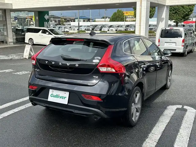 ボルボ Ｖ４０ T－4 SE 埼玉県 2013(平25)年 7万km ブラックサファイアメタリック ワンオーナー/純正ナビ/フルセグテレビ/コーナーセンサー/クルーズコントロール/バックカメラ/フルセグテレビ/フロアマット/レーンアシスト/シートヒーター/パワーシート/オートライト/ABS/ETC/PW/PS/Bluetooth接続/DVD再生/ドライブレコーダー/パーキングアシスト/AAC/プッシュスタート