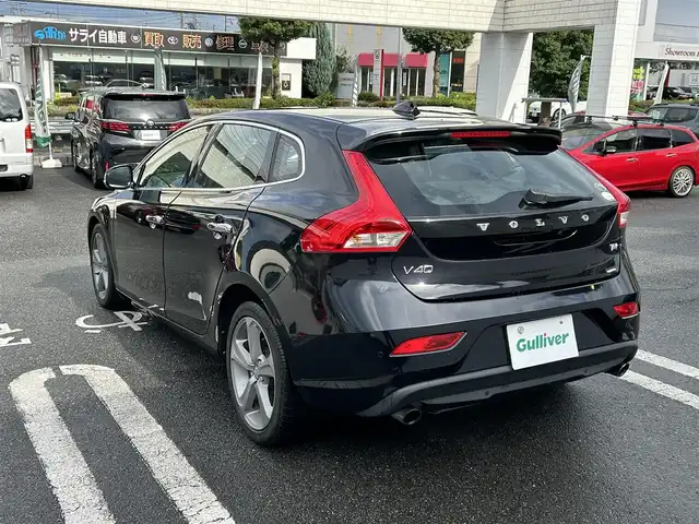 ボルボ Ｖ４０ T－4 SE 埼玉県 2013(平25)年 7万km ブラックサファイアメタリック ワンオーナー/純正ナビ/フルセグテレビ/コーナーセンサー/クルーズコントロール/バックカメラ/フルセグテレビ/フロアマット/レーンアシスト/シートヒーター/パワーシート/オートライト/ABS/ETC/PW/PS/Bluetooth接続/DVD再生/ドライブレコーダー/パーキングアシスト/AAC/プッシュスタート