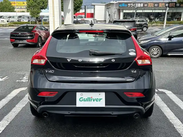 ボルボ Ｖ４０ T－4 SE 埼玉県 2013(平25)年 7万km ブラックサファイアメタリック ワンオーナー/純正ナビ/フルセグテレビ/コーナーセンサー/クルーズコントロール/バックカメラ/フルセグテレビ/フロアマット/レーンアシスト/シートヒーター/パワーシート/オートライト/ABS/ETC/PW/PS/Bluetooth接続/DVD再生/ドライブレコーダー/パーキングアシスト/AAC/プッシュスタート