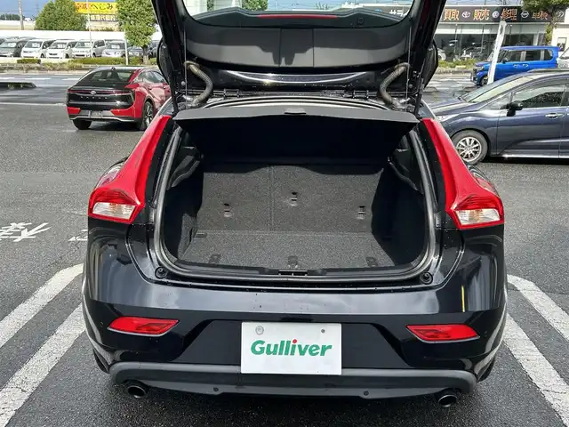 ボルボ Ｖ４０ T－4 SE 埼玉県 2013(平25)年 7万km ブラックサファイアメタリック ワンオーナー/純正ナビ/フルセグテレビ/コーナーセンサー/クルーズコントロール/バックカメラ/フルセグテレビ/フロアマット/レーンアシスト/シートヒーター/パワーシート/オートライト/ABS/ETC/PW/PS/Bluetooth接続/DVD再生/ドライブレコーダー/パーキングアシスト/AAC/プッシュスタート