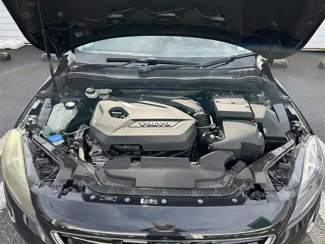 ボルボ Ｖ４０ T－4 SE 埼玉県 2013(平25)年 7万km ブラックサファイアメタリック ワンオーナー/純正ナビ/フルセグテレビ/コーナーセンサー/クルーズコントロール/バックカメラ/フルセグテレビ/フロアマット/レーンアシスト/シートヒーター/パワーシート/オートライト/ABS/ETC/PW/PS/Bluetooth接続/DVD再生/ドライブレコーダー/パーキングアシスト/AAC/プッシュスタート