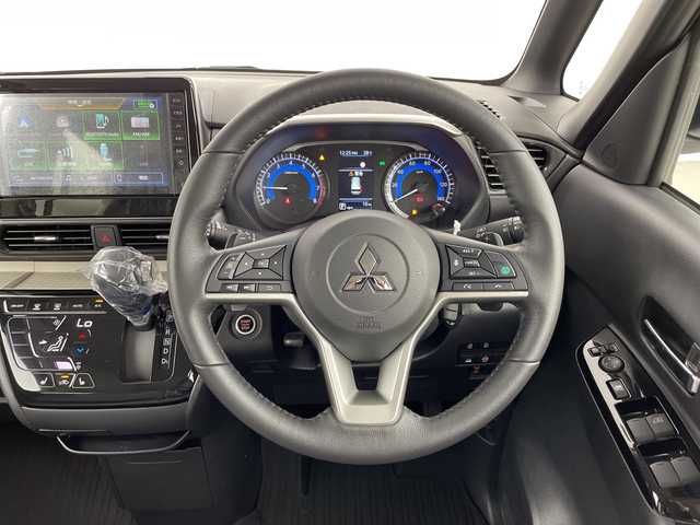 三菱 デリカミニ T プレミアム 新潟県 2025(令7)年 0.1千km アメジストブラック/シルキーホワイト 4WD/純正9型ディスプレイオーディオ/Bluetooth/AppleCarPlay/AndroidAuto/全周囲カメラ/両側パワースライドドア/レーダークルーズコントロール/LEDオートライト/フォグランプ/ハーフレザーシート/シートヒーター/純正15インチアルミホイール/ルーフレール/純正ラバーフロアマット/パドルシフト/ステアリングリモコン/ステアリングヒーター/デジタルインナーミラー/プラズマクラスター/スマートキー